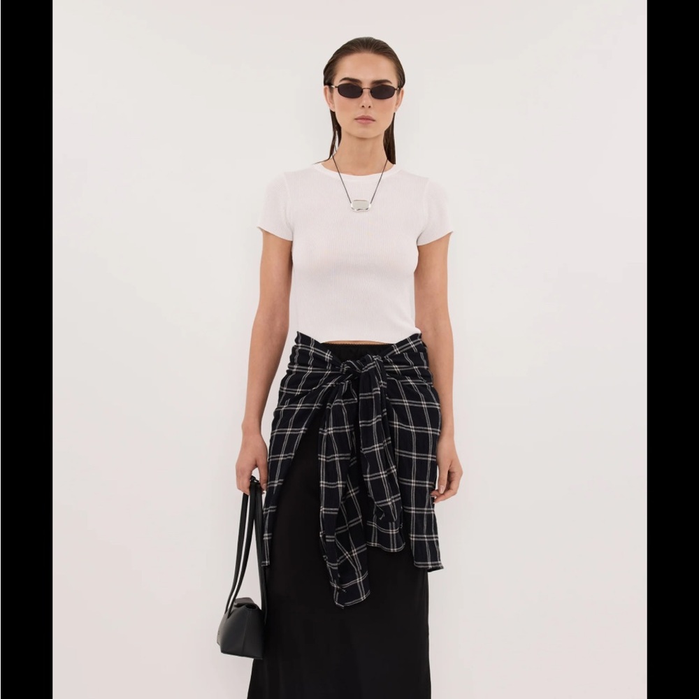 DISSH White Clo ribbed tees top